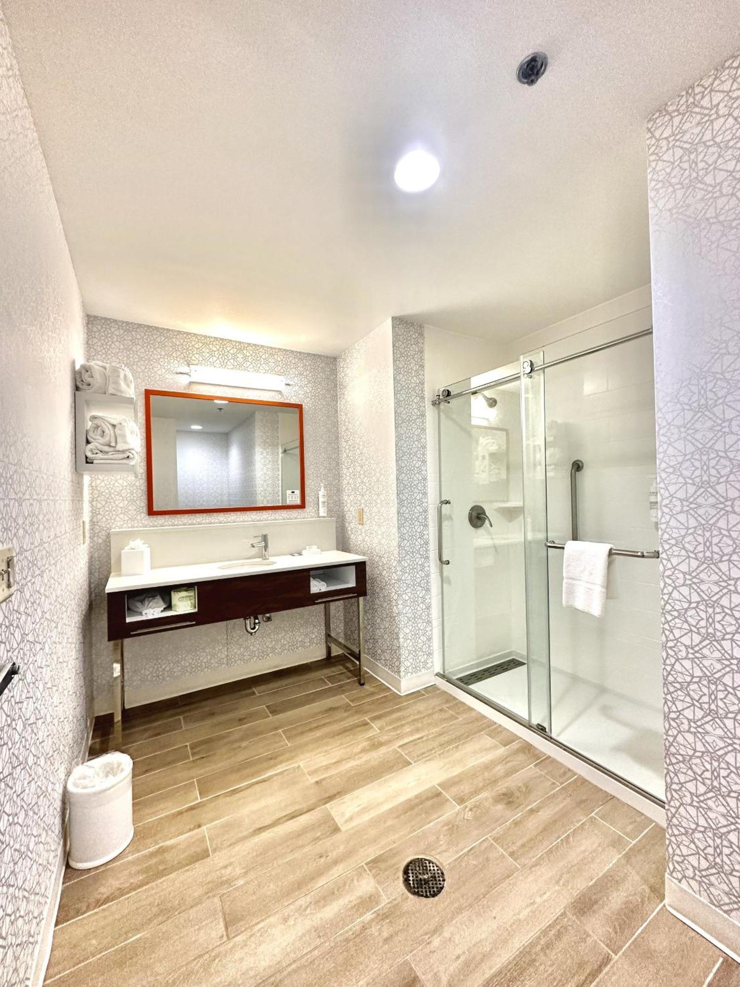 Hampton Inn Baton Rouge - Денъм Спрингс Екстериор снимка