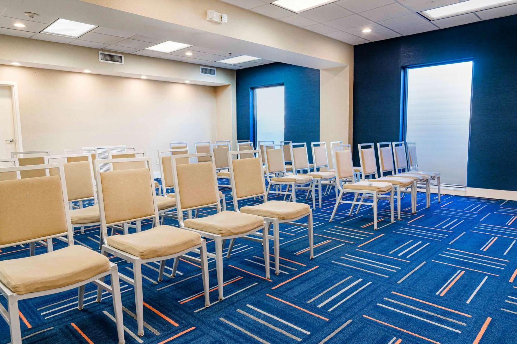 Hampton Inn Baton Rouge - Денъм Спрингс Екстериор снимка